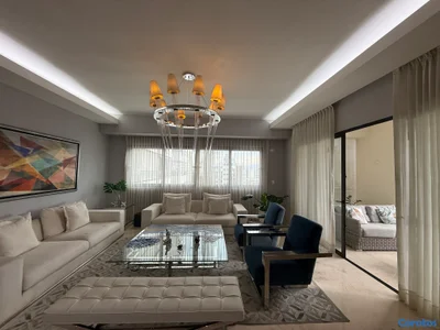 los Casicasgos Apto. piso alto con 380 metros con estudio y estar familiar 