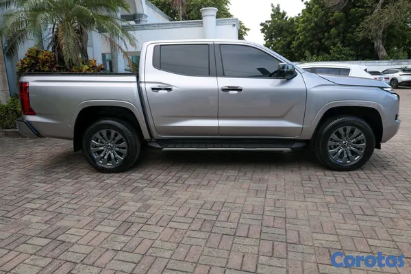 jeepetas y camionetas - mitsubishi l200 2025 7