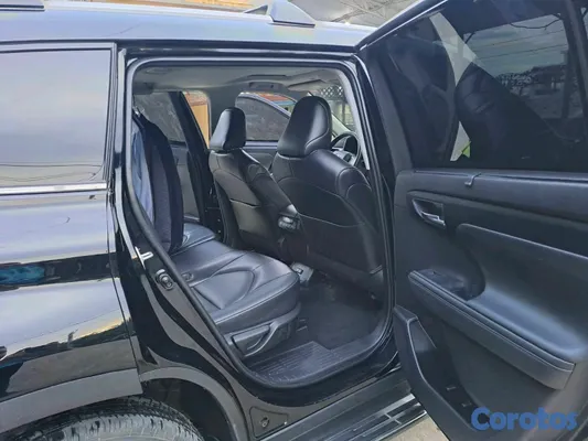 jeepetas y camionetas - Toyota higlander xle 2022 3