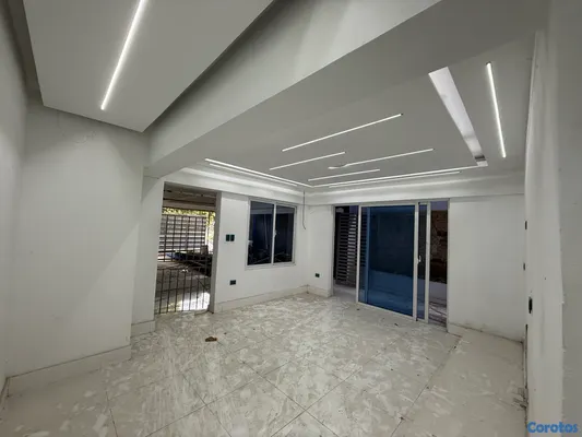 oficinas y locales comerciales - Local comercial en renta – Primer nivel, La Zurza, Santiago US 1,900 5