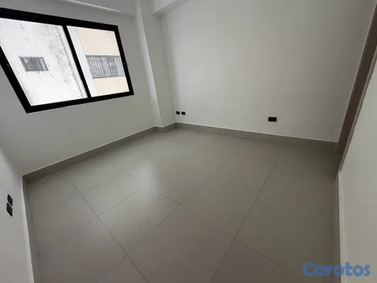 apartamentos - alquiló Evaristo Morales piso 3 dos habitaciones 2.5 baños dos parqueos balcón  15