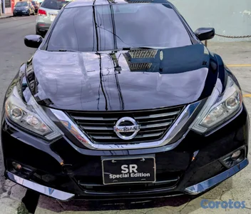 2018 Nissan Altima SR SE el mas nuevo