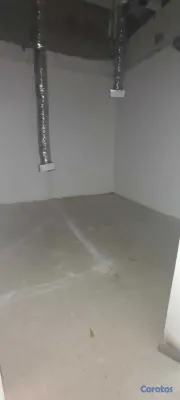 oficinas y locales comerciales - En La Rómulo, local de 130mts en segundo nivel 4