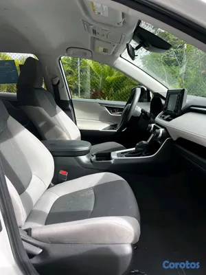 jeepetas y camionetas - Toyota rav4 2021 xle clean carfax  4