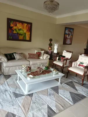 apartamentos - SE VENDE apartamento en Gazcue

170 metros 
3 Habitaciones 
2 Bñ
DR$12,800,000 7