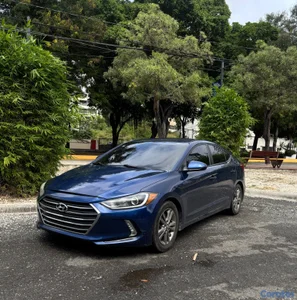 Carro Hyundai Elantra 2018.