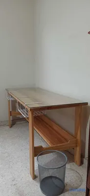 muebles y colchones - Escritorio grande en madera de pino con tope de vi 2