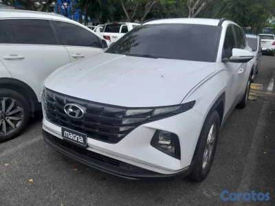 jeepeta Hyundai Tucson color blanco 2023