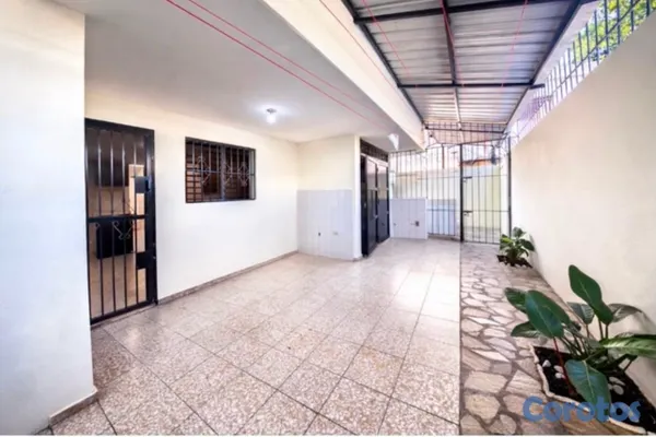 casas - CASA DE 2 NIVELES EN VENTA EN MIRAMAR, AV. INDEPENDENCIA  6