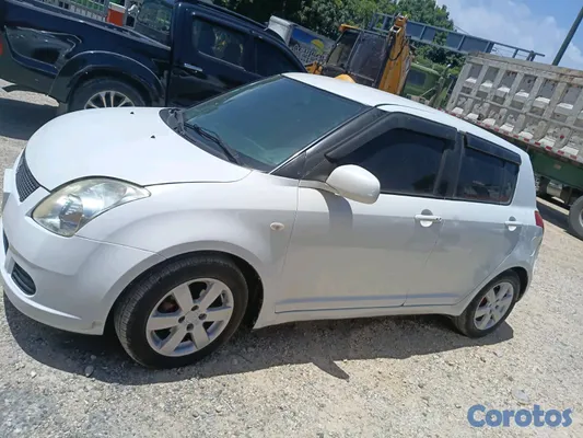 carros - Suzuki Swift 2011 Americano como nuevo único dueño  3