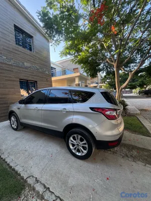 jeepetas y camionetas - FORD ESCAPE 2017  4