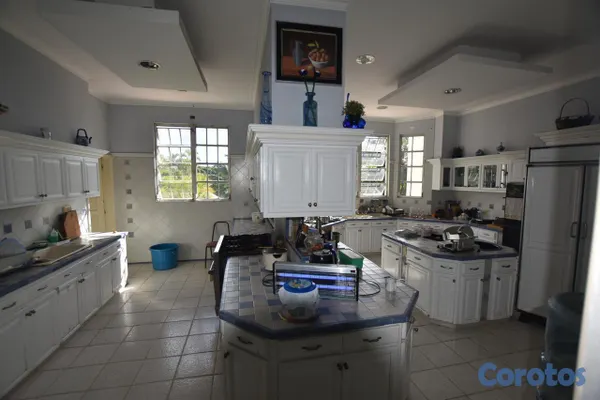 casas - Se vende amplia residencia en Villas Naco  | Santo Domingo Oeste 8