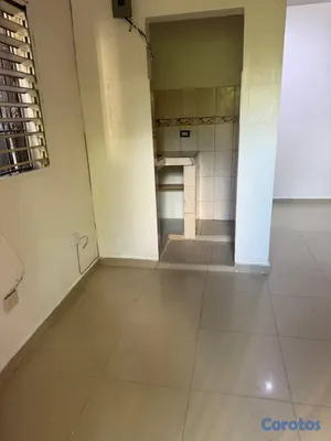 apartamentos - Se alquila apartaestudio en Engombe 2