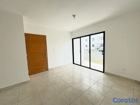 apartamentos - Apartamento Primer Nivel con Patio en Venta, Av. H 5