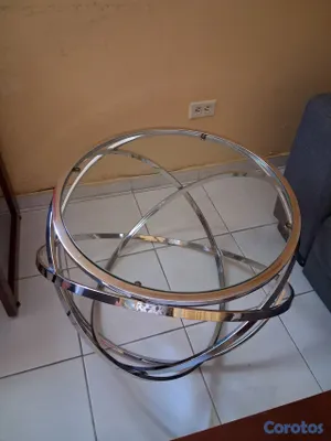 muebles y colchones - Vendo dos mesas de cristal  y doradas  para sala decorativa 2