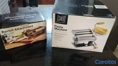 Maquina de hacer pastas marca SALT