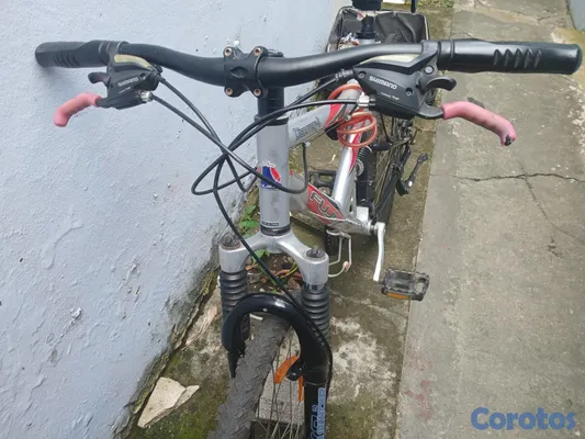 bicicletas y accesorios - Bicicleta Fuji aro 26. 8