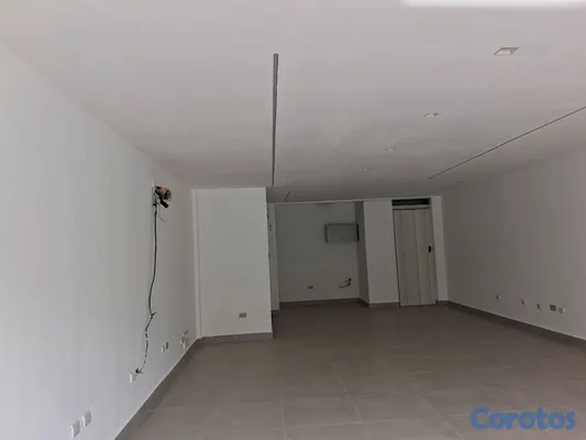oficinas y locales comerciales - 🔵Alquilo local 1er  piso 55 mts en Julieta  5