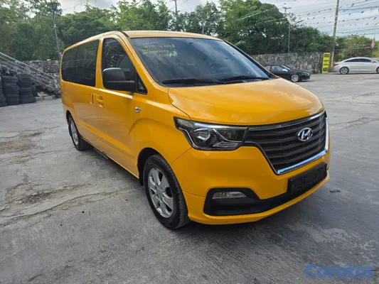jeepetas y camionetas - HYUNDAI GRAND STAREX 2021 RECIEN IMPORTADA ESTA EN 3