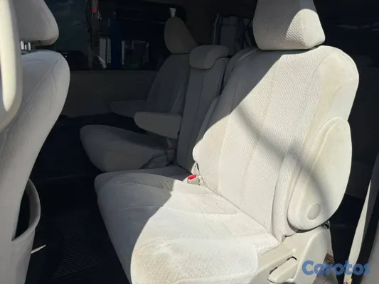 jeepetas y camionetas - Toyota Sienna 2011 7