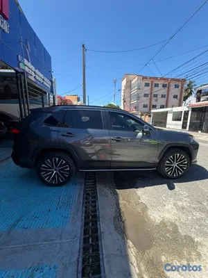 jeepetas y camionetas - Toyota RAV4 XLE 2021 4