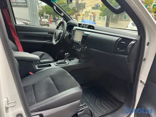 jeepetas y camionetas - Toyota hilux 2026 revo 6