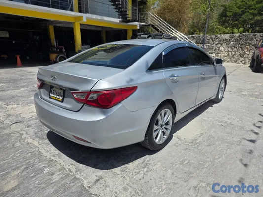 carros - HYUNDAI SONATA Y20 2013 CUIDADO ESTA EN BAVARO 7