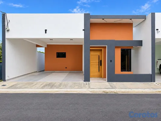 casas - venta de casa de un nivel próximo a la  avenida ecológico Santo Domingo este  2