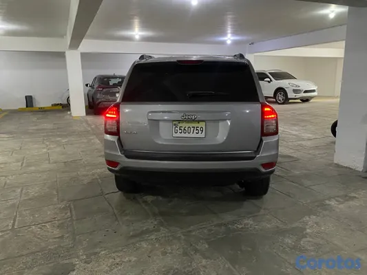 jeepetas y camionetas - Inicial RD$ 199,000 pesos (jeep compass 4x4)  4