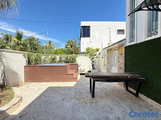 casas - casa de tres hab con baños y estudio . con jacuzzi en su jardín en  US 3,300 2