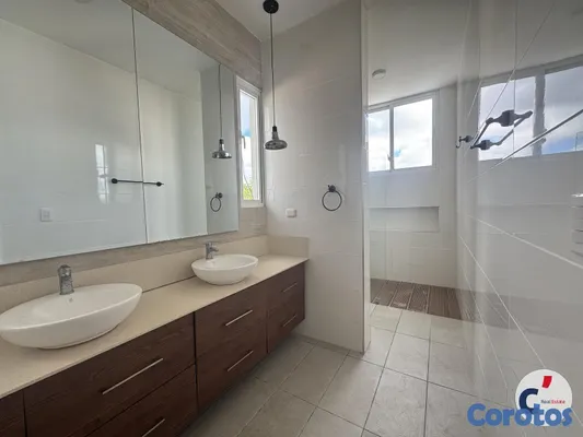 casas - Villa 4 Habitaciones Alquiler Ciudad La Palma, con 18