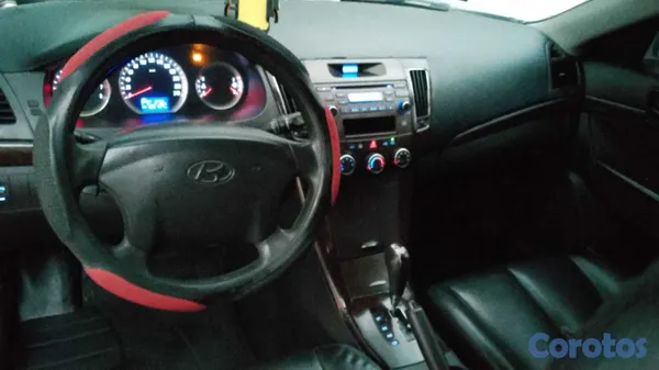 carros - Hiunday N20 2014 este carro está en perfectas condiciones, revisión cada 3 meses 5
