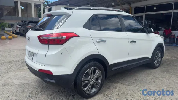 jeepetas y camionetas - Vendo Hyundai cantus en excelentes condiciones 4