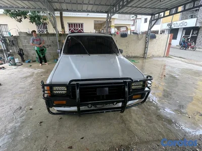 Toyota 1984 cama larga 