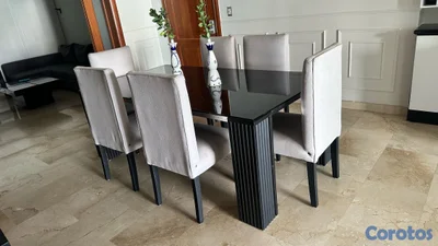 Juego de comedor en madera