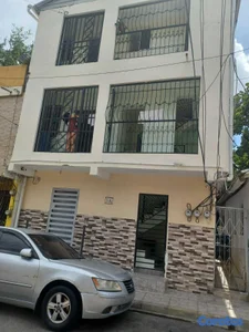 GRAN OPORTUNIDAD! VENTA DE EDIFICIO DE 3 NIVELES EN SANTIAGO!