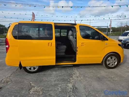 jeepetas y camionetas - HYUNDAI GRAND STAREX 2021 RECIEN IMPORTADA ESTA EN 3