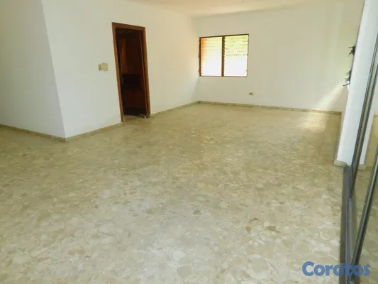 oficinas y locales comerciales - CASA EN ALQUILER PARA USO PREFERIBLEMENTE COMERCIAL U OFICINA. 4