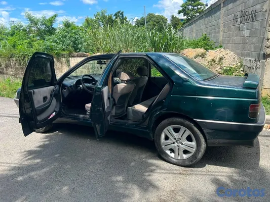 carros - Se vende carro peugeot 405 año1995 negociable 100 ml negociable con motor  13