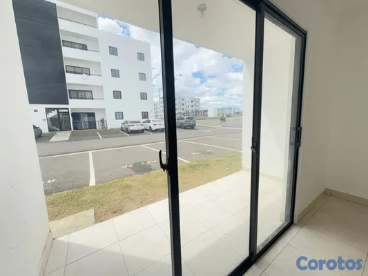 apartamentos - Apartamento Primer Nivel con Patio en Venta, Av. H 12