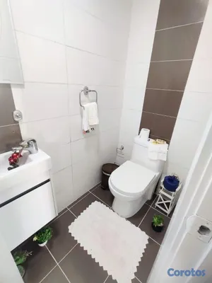 apartamentos - vendo Evaristo Morales tercer nivel tres habitaciones con su baño dos parqueos  4