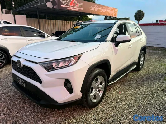 jeepetas y camionetas - Toyota rav4 2020 xle clean carfax  5