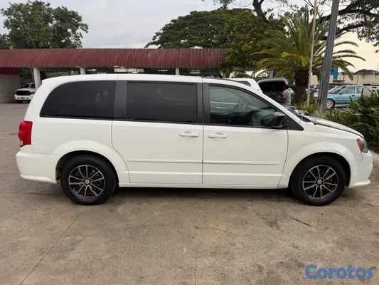 jeepetas y camionetas - SE VENDE DODGE GRAND CARAVAN 7