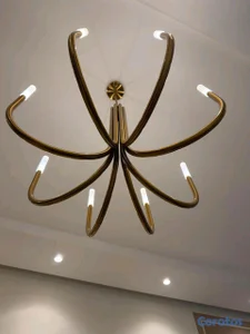 Lampara colgante 8 luces laton dorado moderna