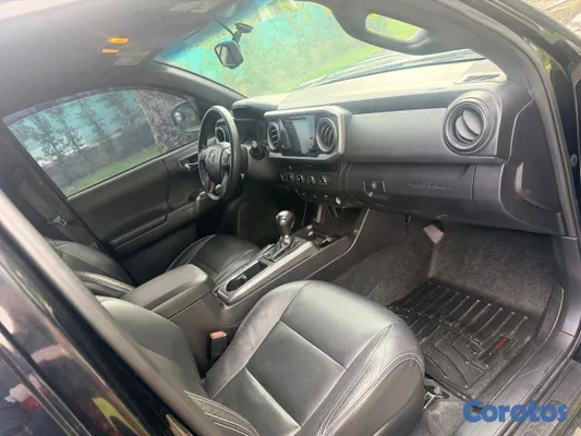 jeepetas y camionetas - Toyota tacoma sr5 2016 3