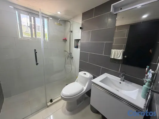 apartamentos - vendo la Julia tercer nivel dos habitaciones dos baños parqueo servicio  12