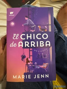 El chico de arriba libro
