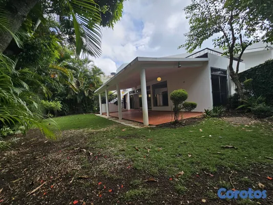 casas - Casa de 5 habitaciones 4 baños 4 parqueos en alqui 8