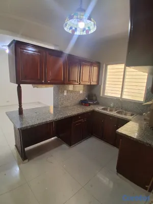 apartamentos - Alquiler en un primer nivel en Evaristo Morales 3