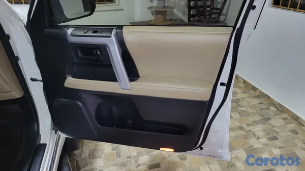 jeepetas y camionetas - Toyota 4 Runner 2013 SR5 11